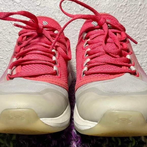 Under Armour womens size 9 Training Shoes Nice Condition 1285796-692 - Picture 2 of 9